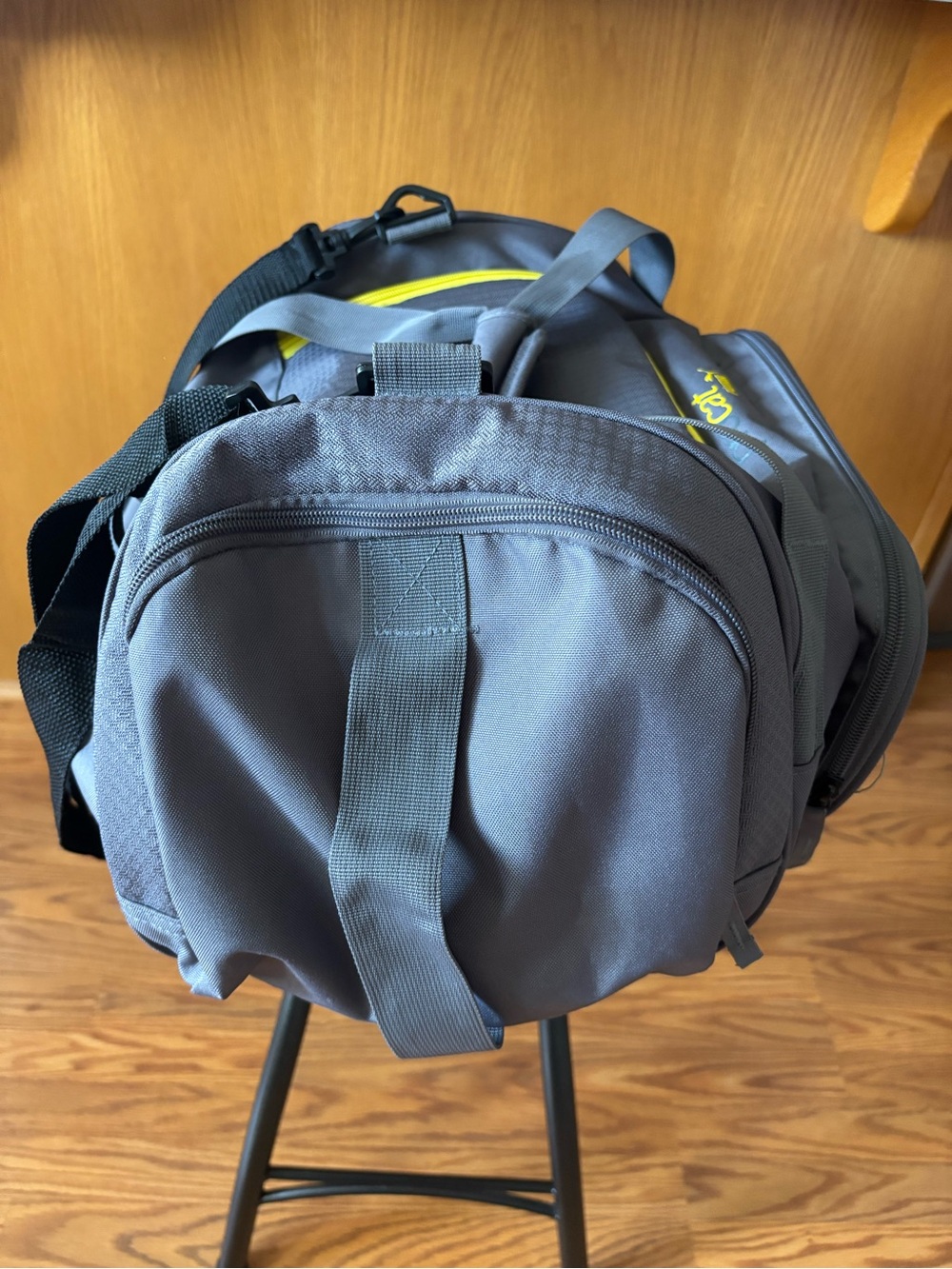 Puma Duffel Bag - Picture 5 of 6